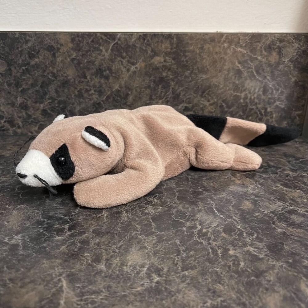 ! Ty Beanie Babies 1995 Ringo the Raccoon